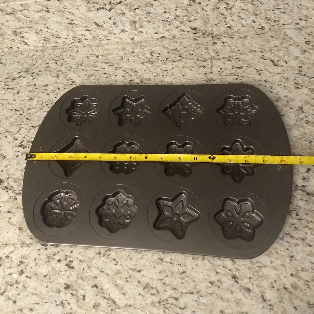 WILTON Cookie Pan Snowflake